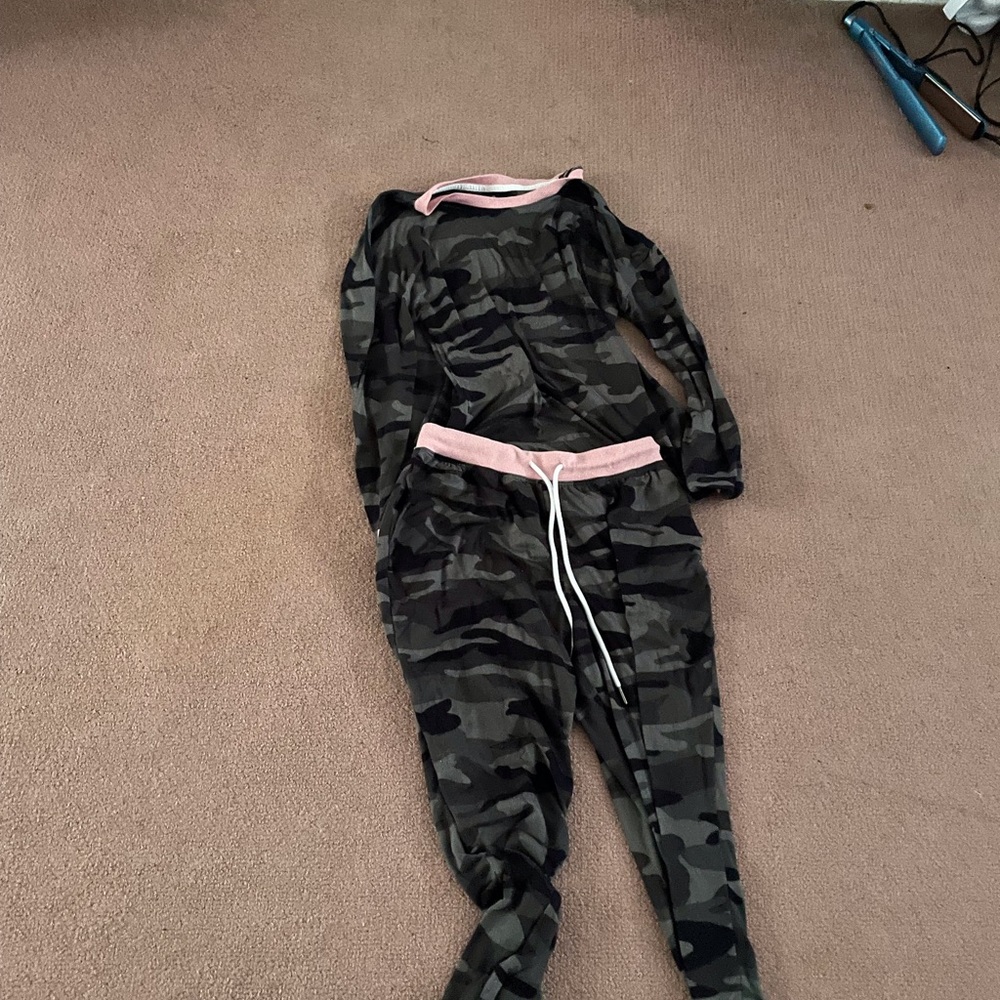 Camo set
